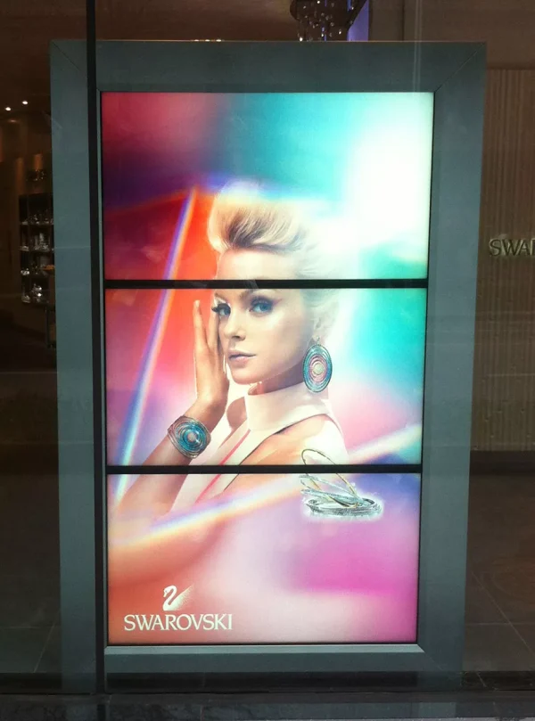 DynaScan High Brightness LCD Screens in shop window
